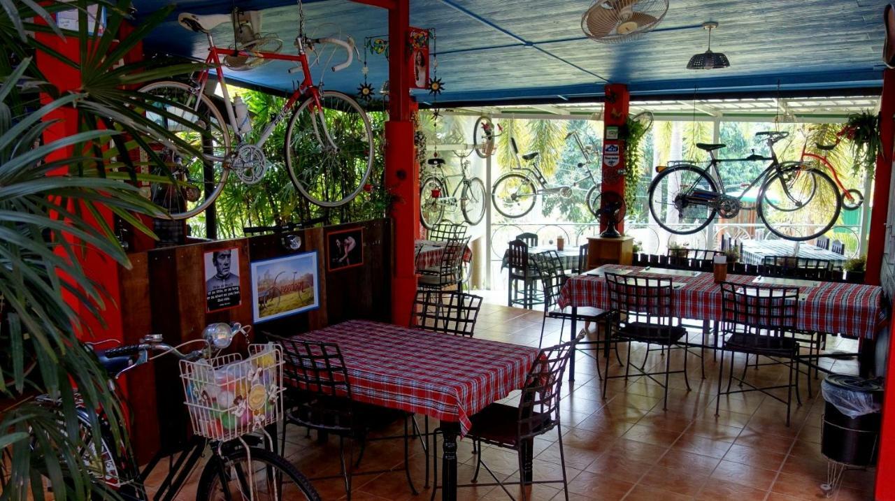 Mae Wang Swiss Ticino Guesthouse & Restaurant מראה חיצוני תמונה